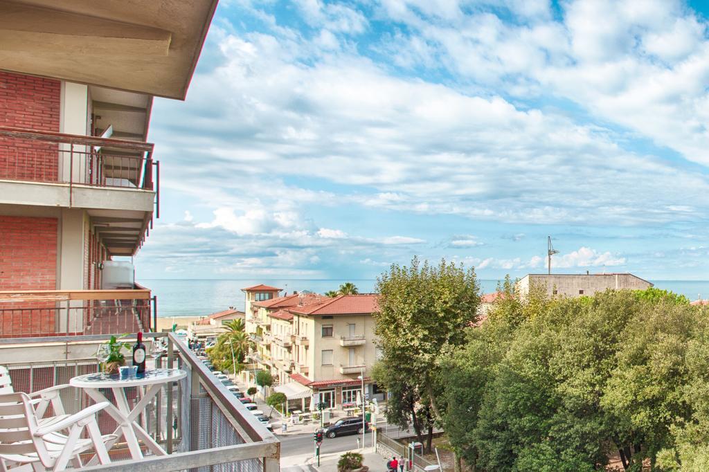 Versilia Residence Lido di Camaiore Extérieur photo
